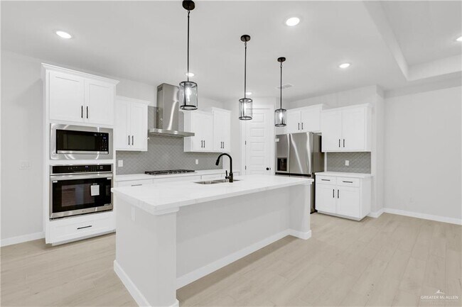 Building Photo - 25 Nerine Ave