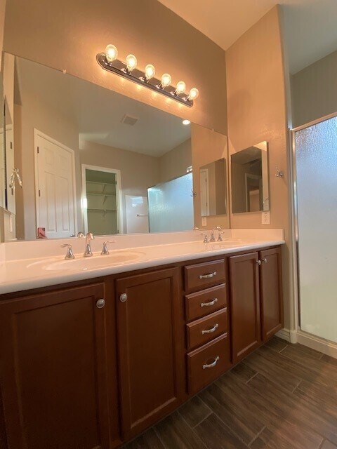 Building Photo - 10245 W Pinnacle Vista Dr