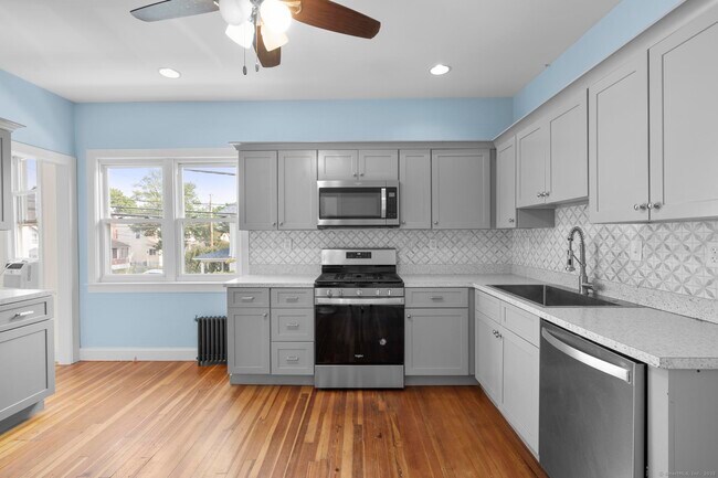 Building Photo - 180 Peck Ave