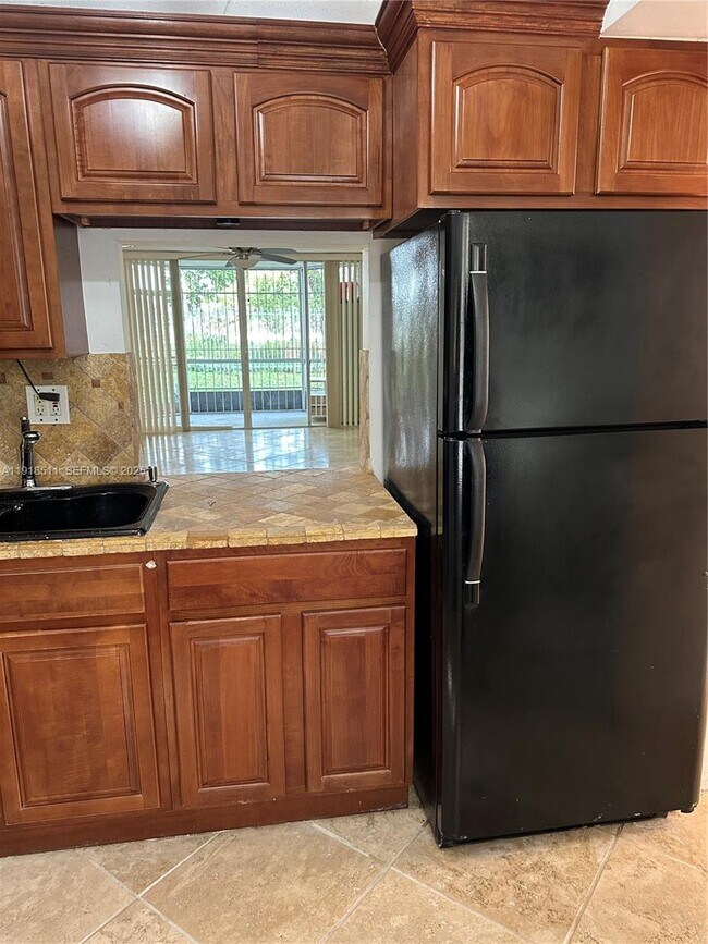 Building Photo - 1501 NE 191st St