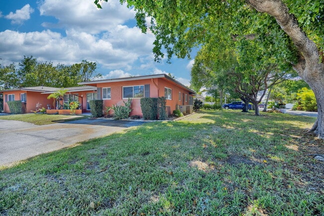 Building Photo - 1061 NE 26th Ave