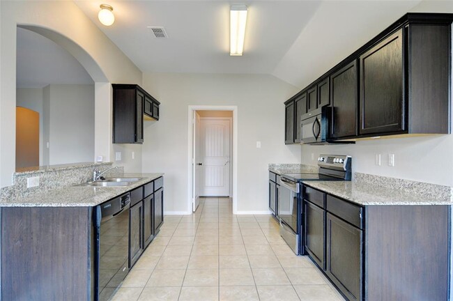 Building Photo - 120 Hamilton Dr