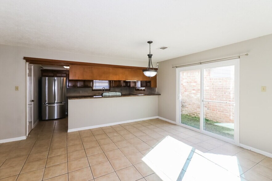 Building Photo - 1611 Bodart Cir