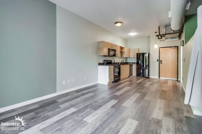 Building Photo - Updated 1Bdm 1Ba Condo with Modern Amenities and Prime Downtown San Diego Location!