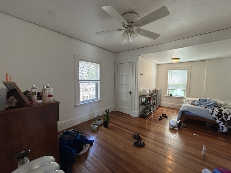 Building Photo - 108 Brooks St