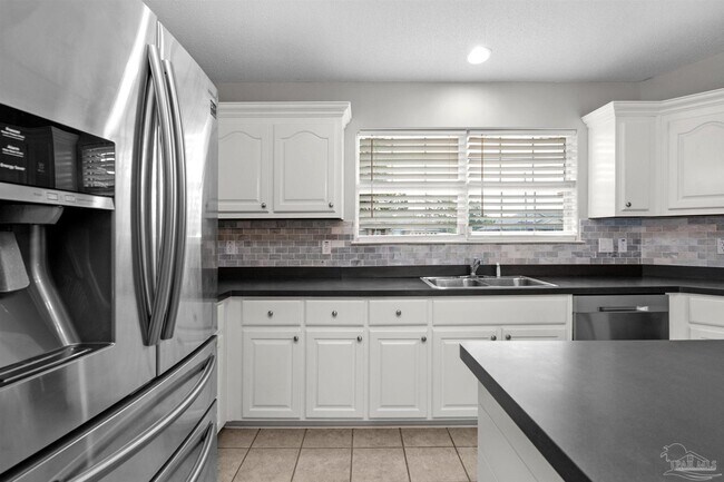 Building Photo - 2081 Seagrape Dr