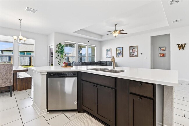 Building Photo - 2614 Vista del Sol