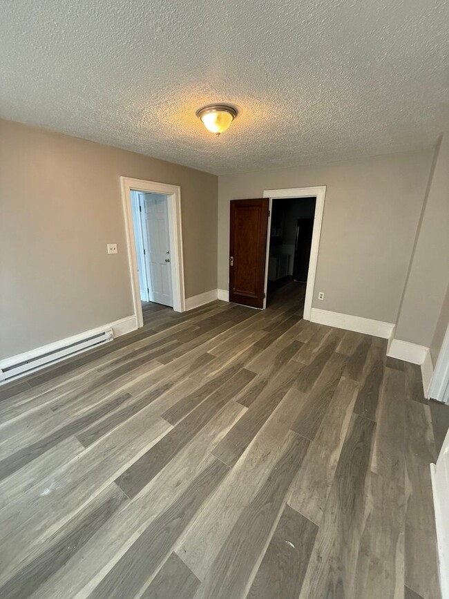 Building Photo - 3515 E 80