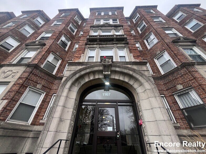 Building Photo - 1167 Boylston St