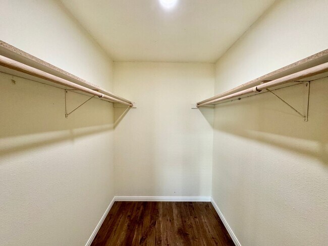Building Photo - *COMING SOON* *MOVE IN SPECIAL* Beautiful 3-Bedroom/ 2 Bath REMODELED Home!