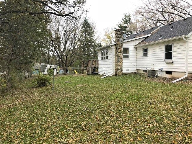 Building Photo - 5257 Irish Ln