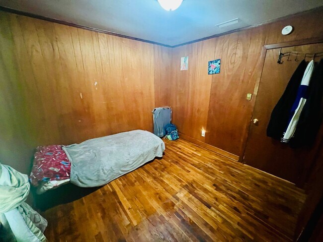 Building Photo - Beautifully Updated 3bdrm/1bth Ranch Style Home Located in the Glen Lea Area!