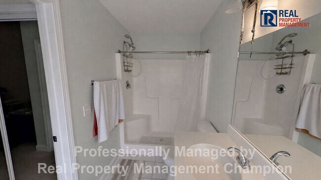 Building Photo - 3BD/2BA home w/vaulted ceilings, fireplace, 2-car garage, deck and fenced backyard