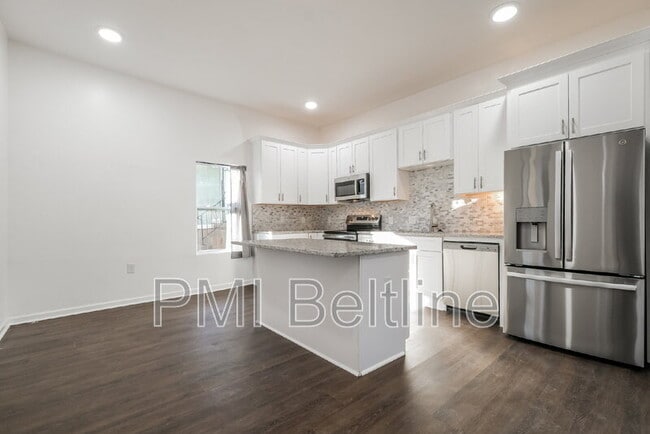 Building Photo - 1321 Bridges Ave SW