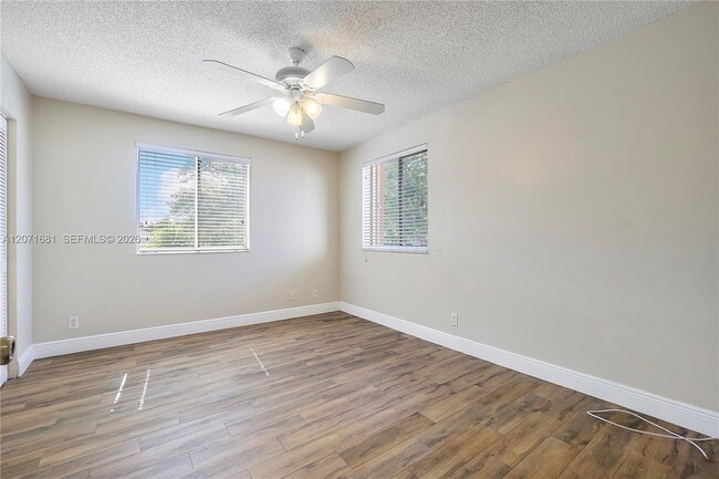 Building Photo - 937 NW 104th Way