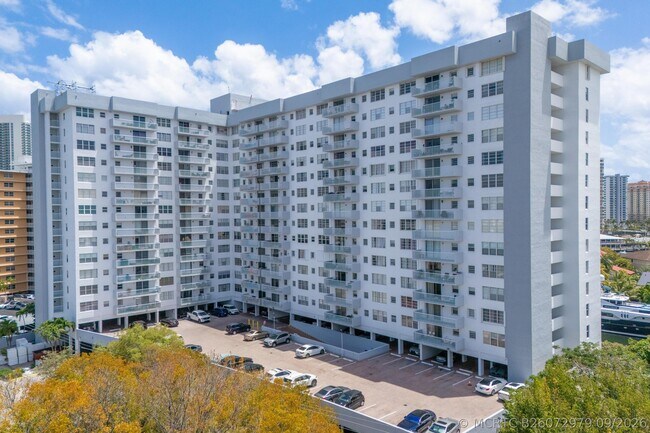 Building Photo - 137 Golden Isles Dr