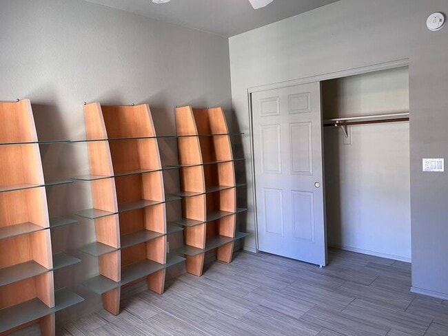 Building Photo - Adorable light and bright! 3Bedroom/2Bath ...