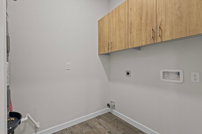 Building Photo - BRAND NEW HOMES FOR LEASE IN MERCEDES! 3BDs & 4BDs - CHOOSE YOUR HOME! MOVE IN SPECIAL - 1ST MONT...