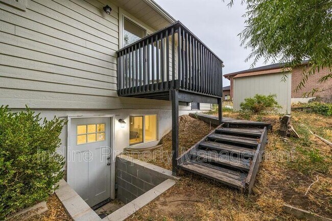 Building Photo - 450 Scenic Dr