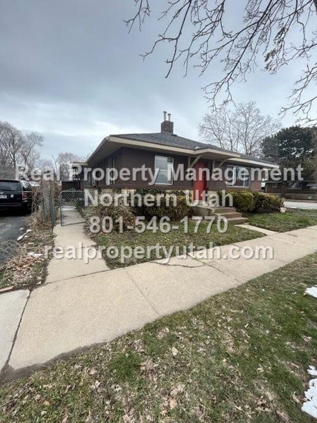 Building Photo - 1487 Adams Ave