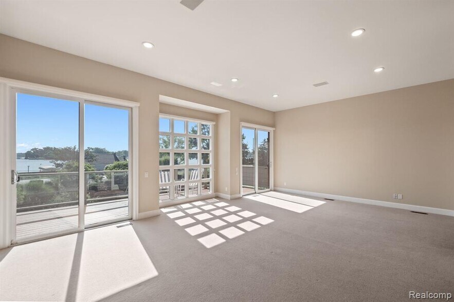 Building Photo - 3782 Pine Lake Knoll Dr