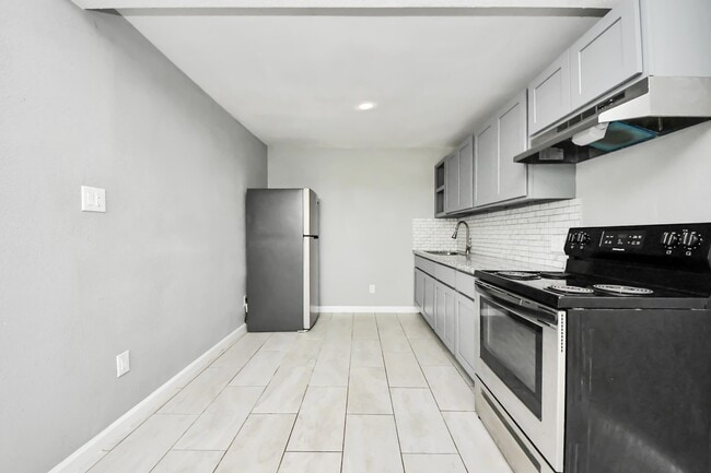 Building Photo - 7919 Brays St