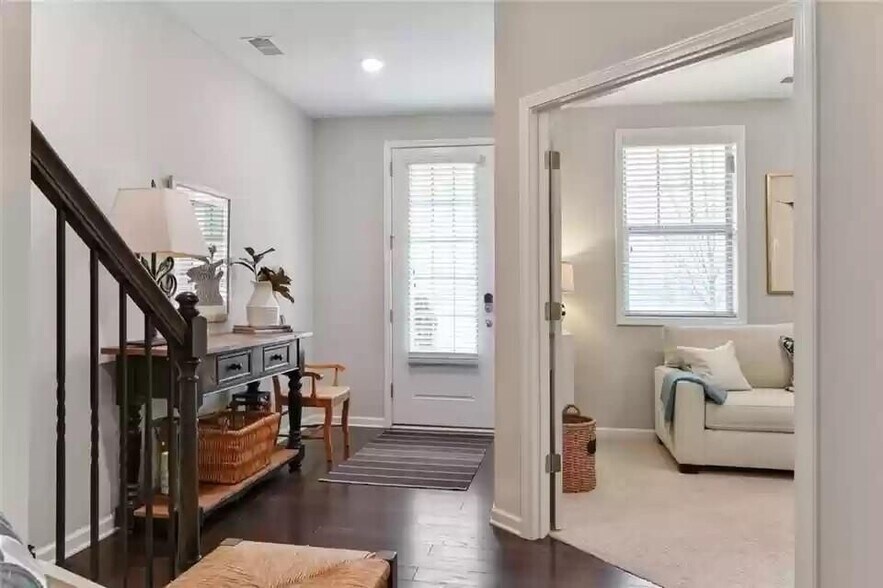 Building Photo - 523 Headwind Wy