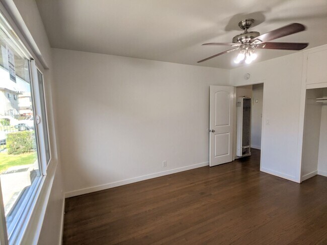 Building Photo - 3554 Brenton Ave