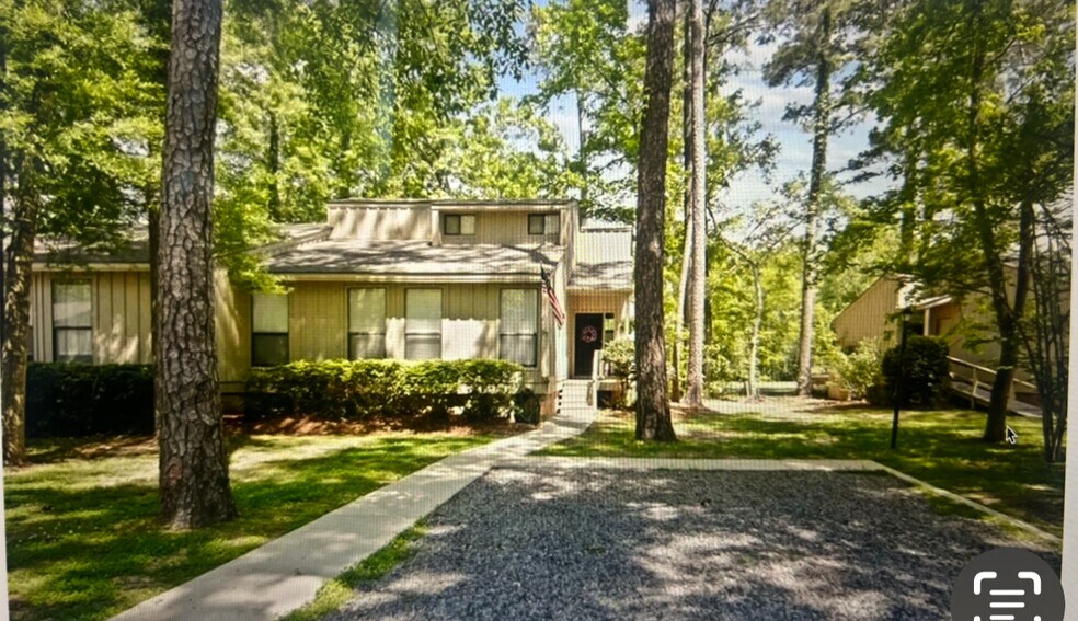 Building Photo - 665 N Beau Chene Dr