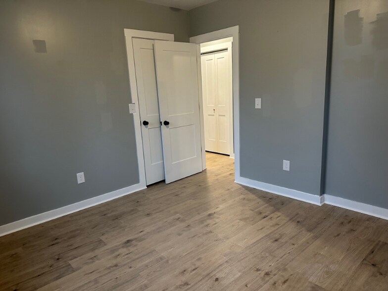 Building Photo - 316 Valley View Dr