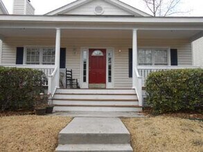 Building Photo - Freshly painted single story in popular We...
