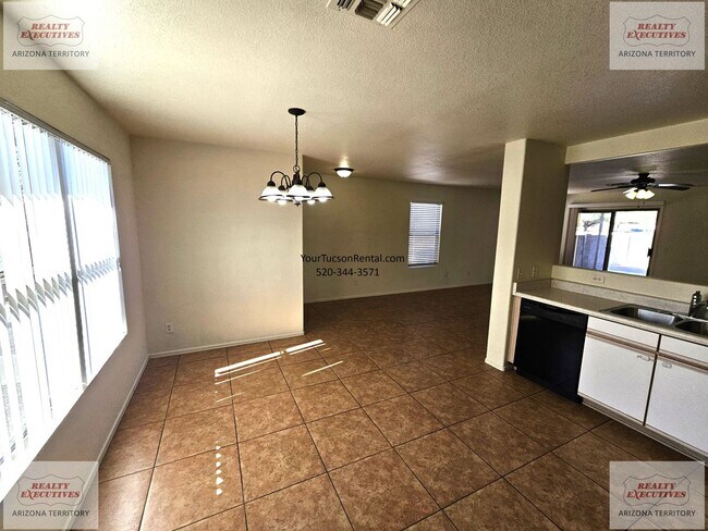 Building Photo - Midvale Park Home with 4 bedrooms and 2 baths