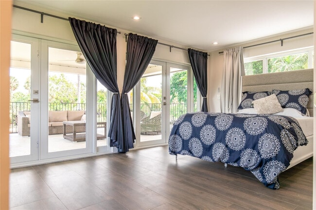 Building Photo - 2275 SW 44th St