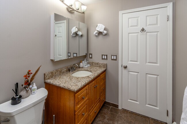 Building Photo - 230 Jacobs Creek Rd