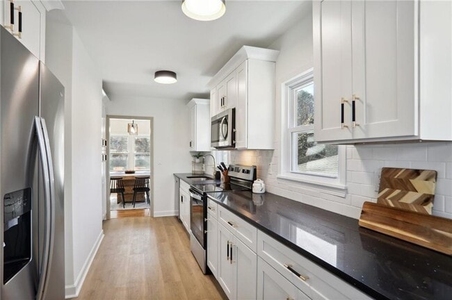 Building Photo - 1687 Porter Dr NW