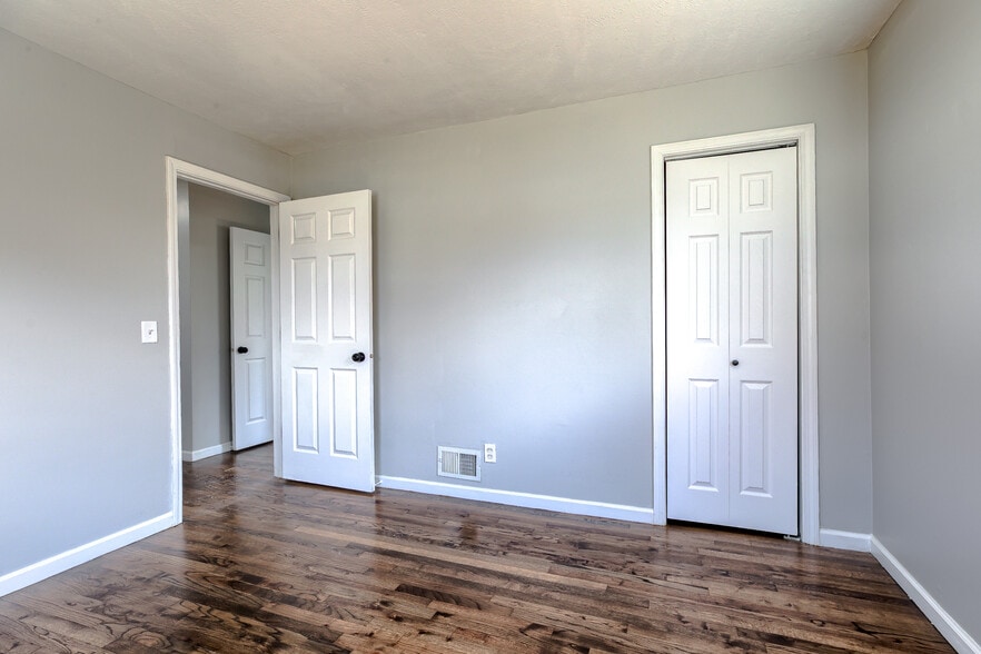 Bedoom #1 - 4184 S 61st Ave