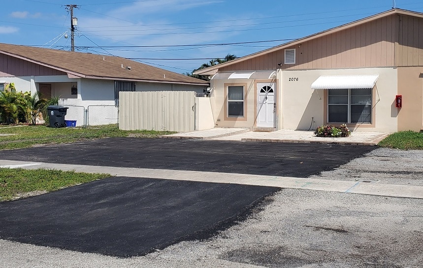 Building Photo - 2076 E Bond Dr
