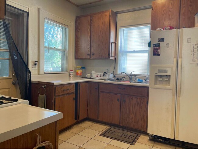 Building Photo - 224 State St