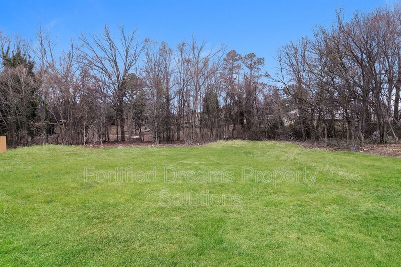 Building Photo - 1227 St Regis Dr