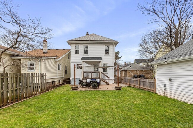 Building Photo - 236 Montgomery St