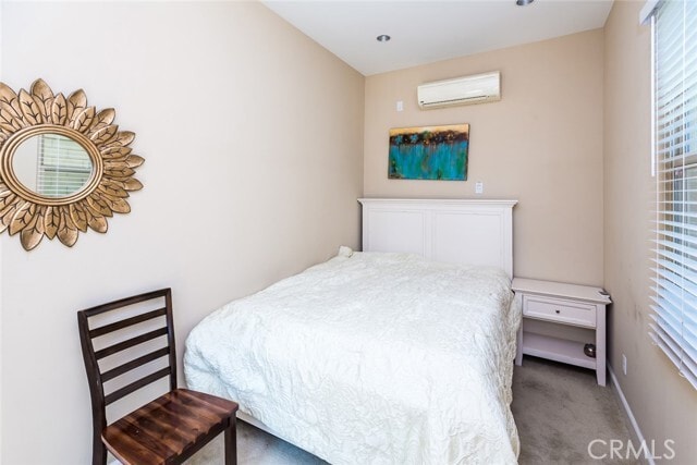 Building Photo - 64 Thornapple