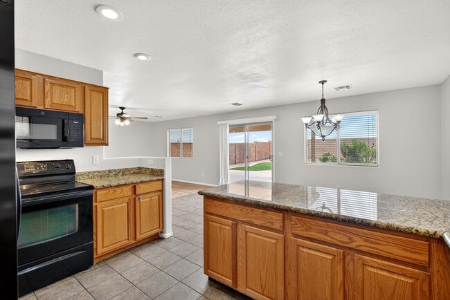 Building Photo - 41628 W Hillman Dr