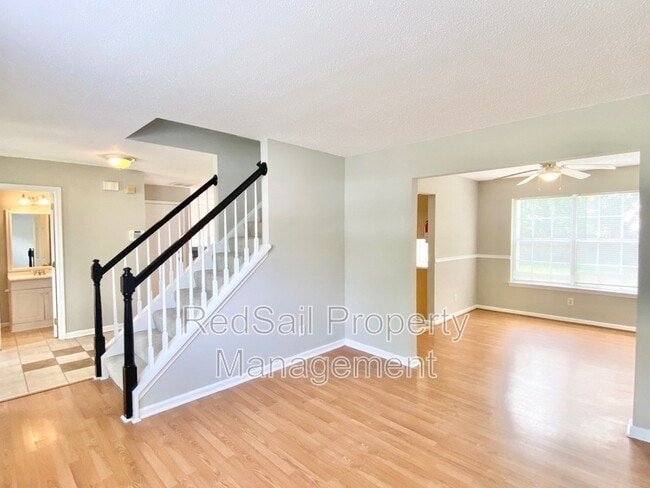 Building Photo - 815 Chapin Wood Dr