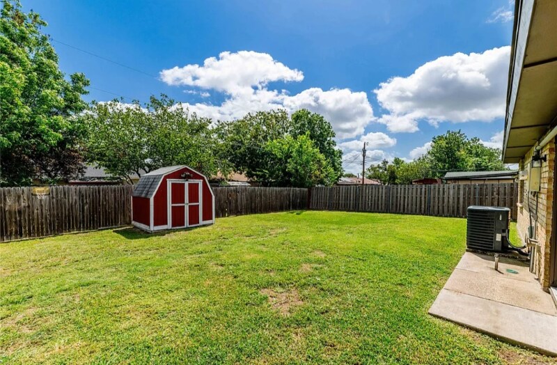 Building Photo - 510 Woodcrest Way