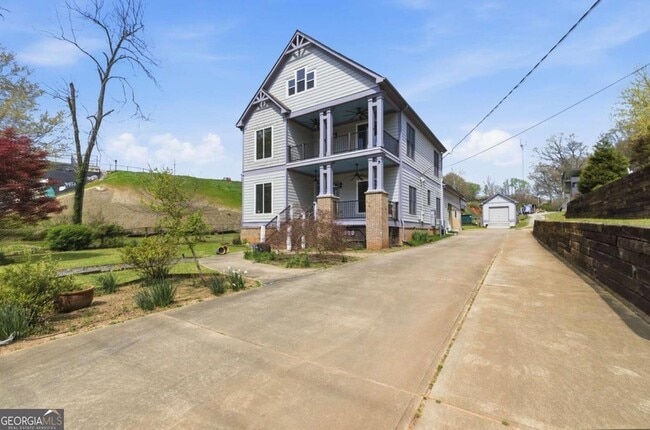 Building Photo - 850 Ormewood Ave SE