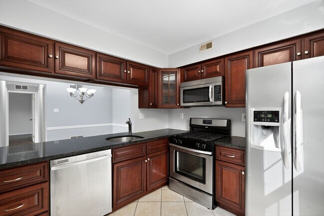 Building Photo - 803 Aberdeen Ln