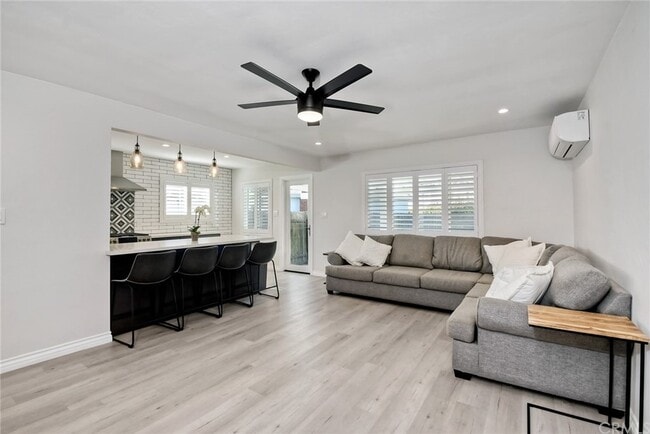 Building Photo - 2642 Davis Pl