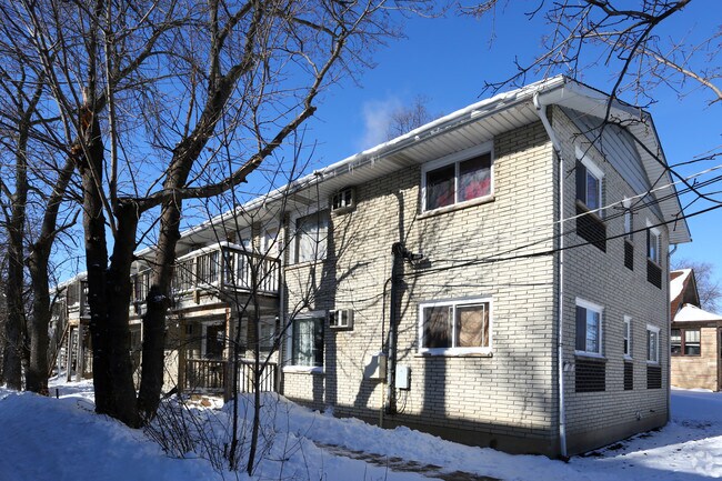 Building Photo - 780 Main St