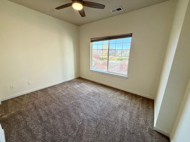 Building Photo - Fantastic 2 Bedroom, 2 Bath Ground Level Condo With Detached Garage in Loveland, Colorado