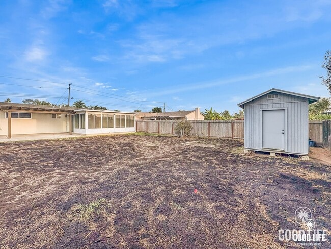 Building Photo - Coastal Charm Meets Modern Living in Beautiful Encinitas